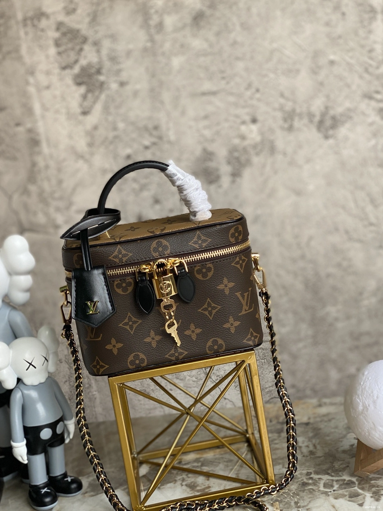 WIS VUITTON LOUIS PM VANITY 0820